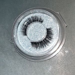 Brand New pair of lashes